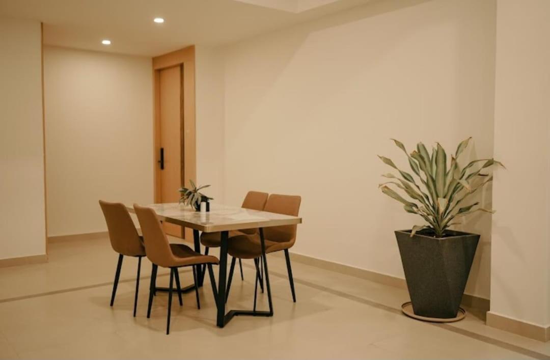 Atmosfera Bengaluru, India Aparthotel Exterior foto